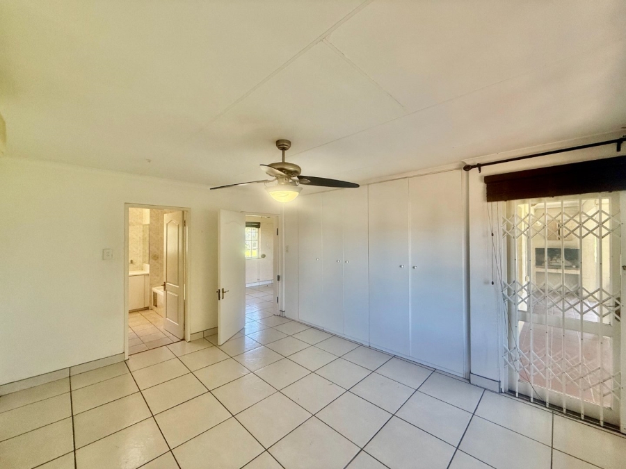 3 Bedroom Property for Sale in Caribbean Beach Club North West